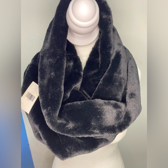 NWT two tube scarf - Picture 4 of 10